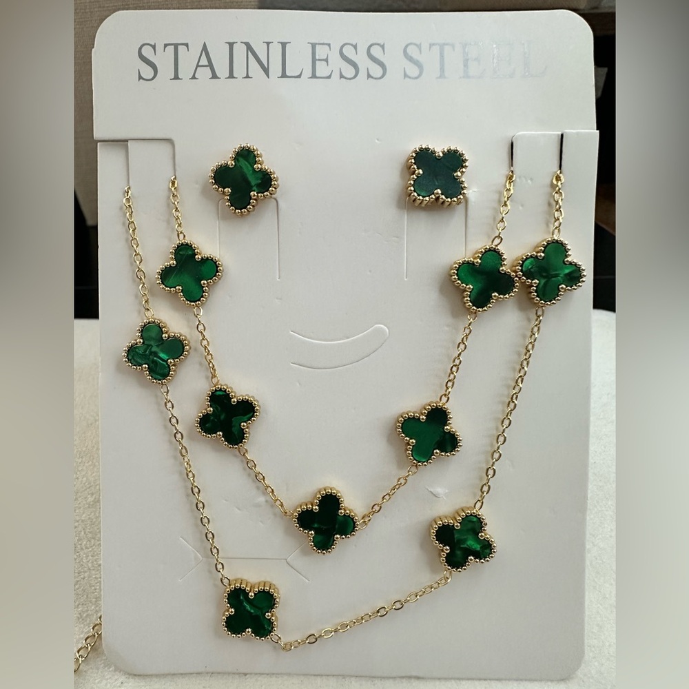Elegant Green and Gold Clover (Gold-plated) Jewelry Set